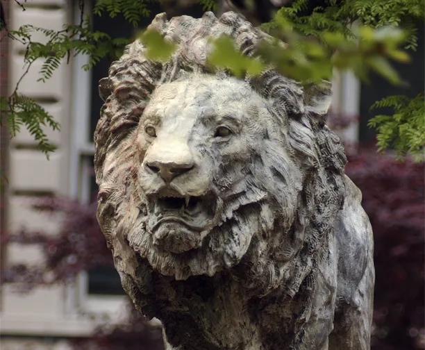 statue of lion